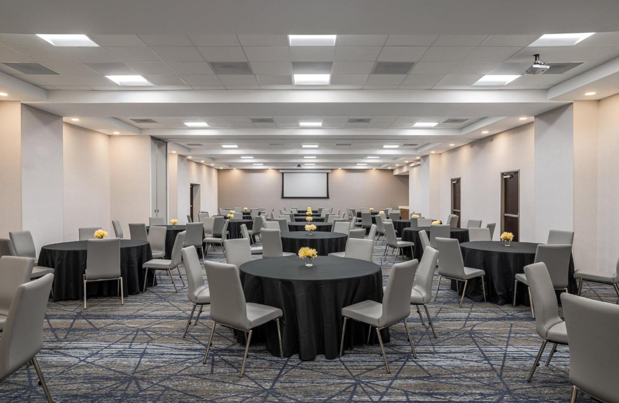 Holiday Inn Express Richmond By Ihg Εξωτερικό φωτογραφία
