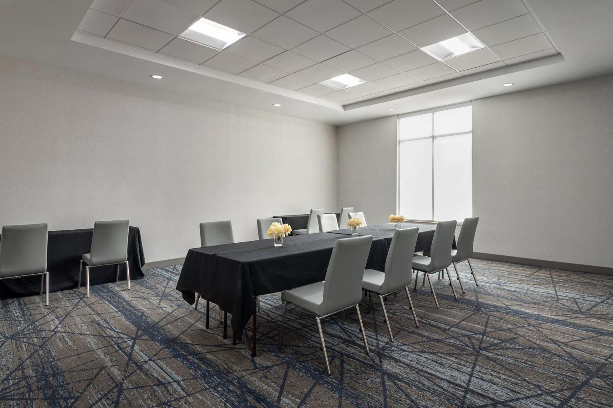 Holiday Inn Express Richmond By Ihg Εξωτερικό φωτογραφία