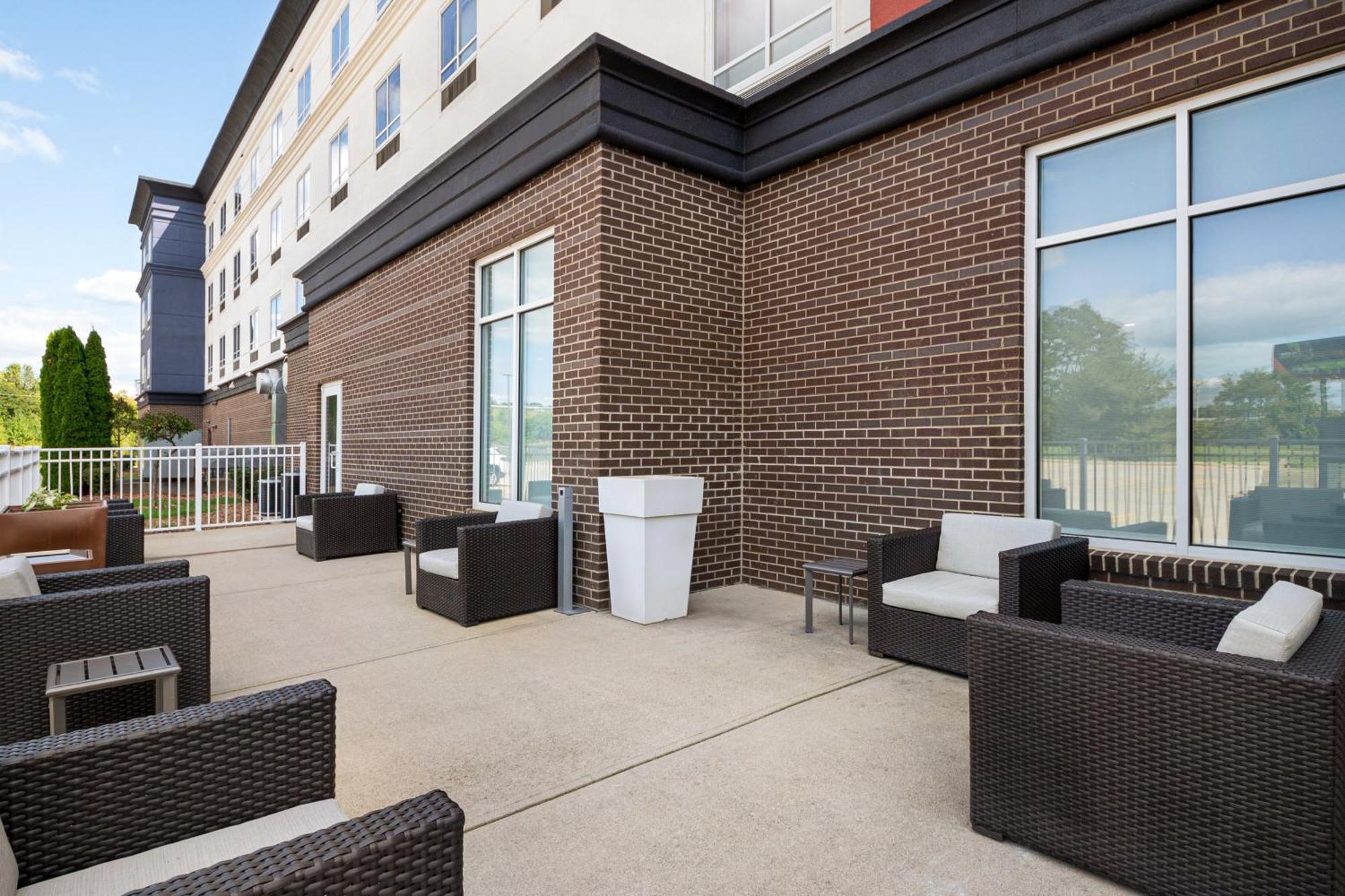 Holiday Inn Express Richmond By Ihg Εξωτερικό φωτογραφία