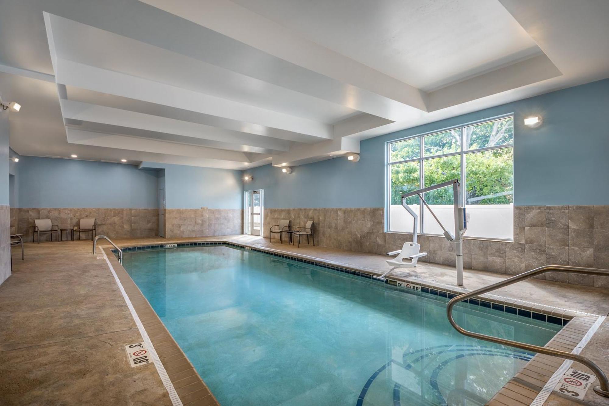 Holiday Inn Express Richmond By Ihg Εξωτερικό φωτογραφία