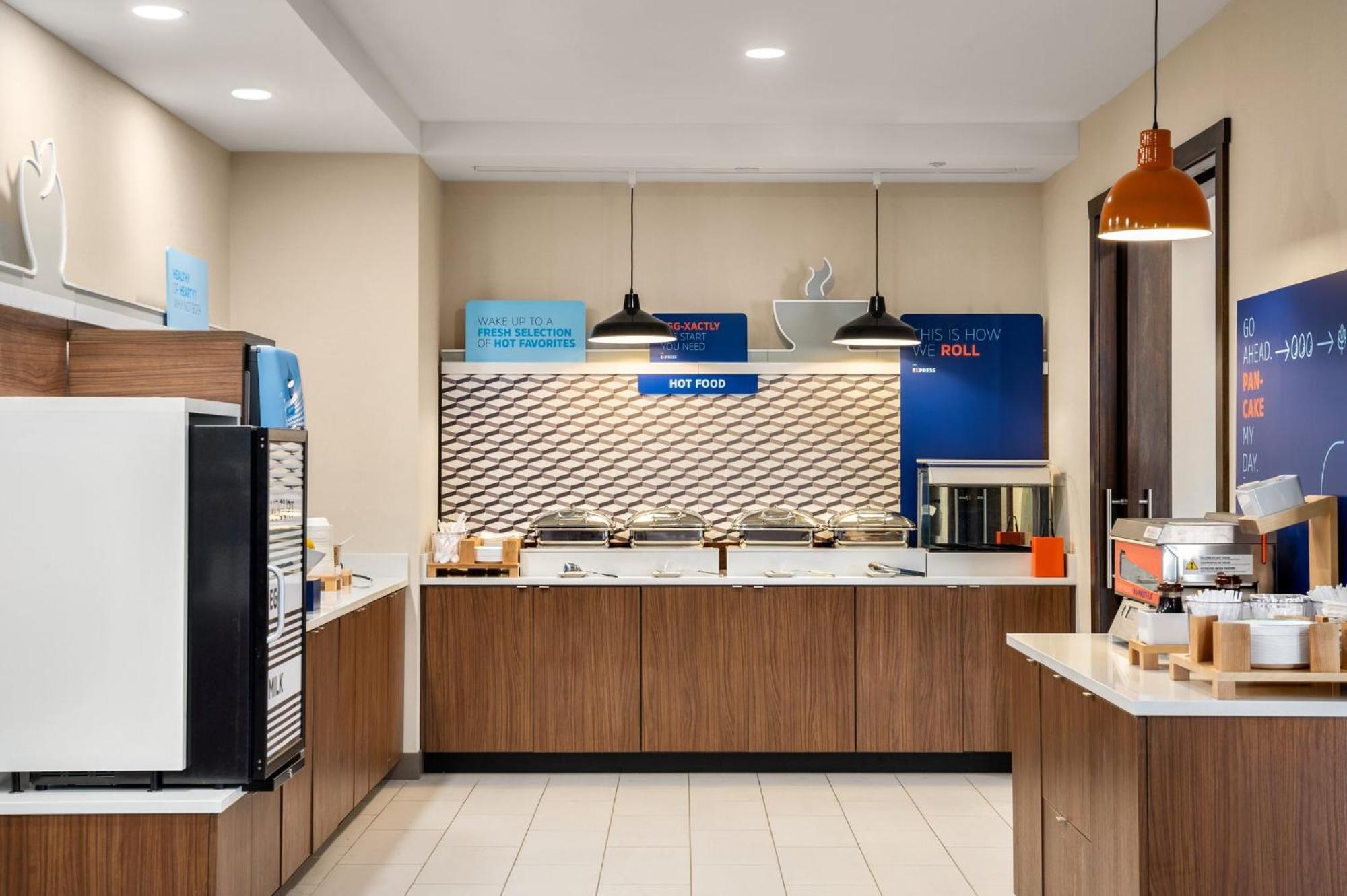 Holiday Inn Express Richmond By Ihg Εξωτερικό φωτογραφία