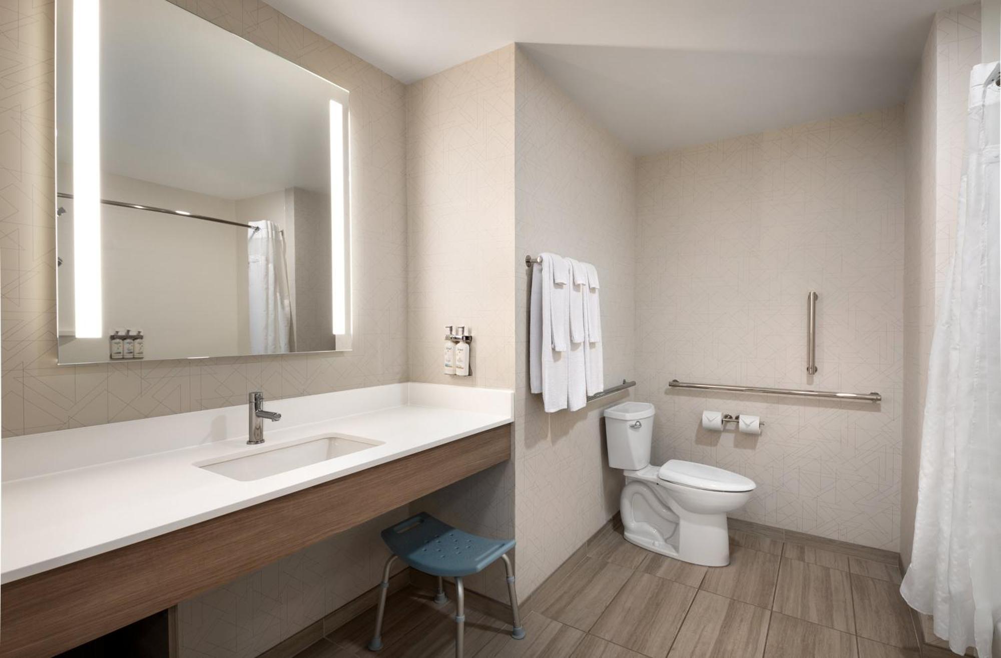 Holiday Inn Express Richmond By Ihg Εξωτερικό φωτογραφία