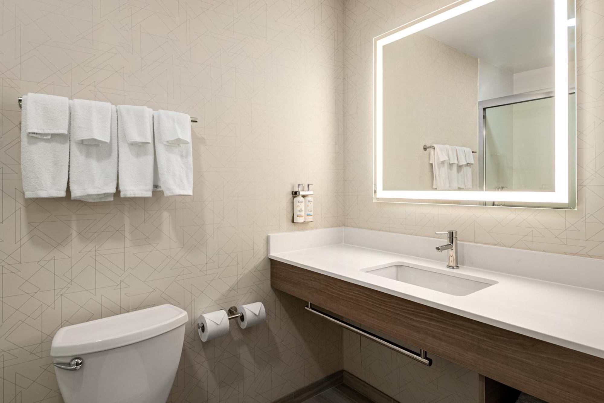 Holiday Inn Express Richmond By Ihg Εξωτερικό φωτογραφία