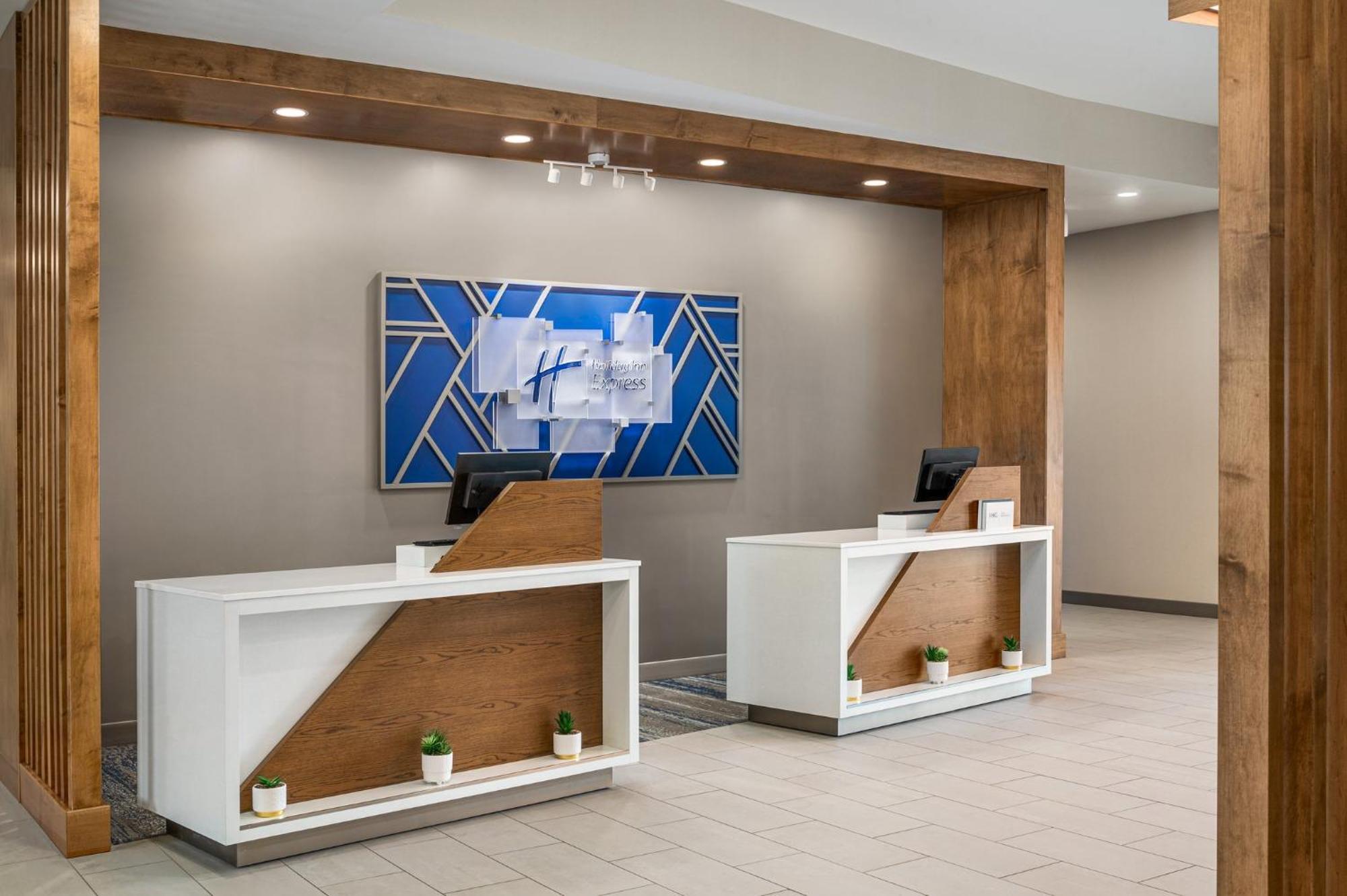 Holiday Inn Express Richmond By Ihg Εξωτερικό φωτογραφία